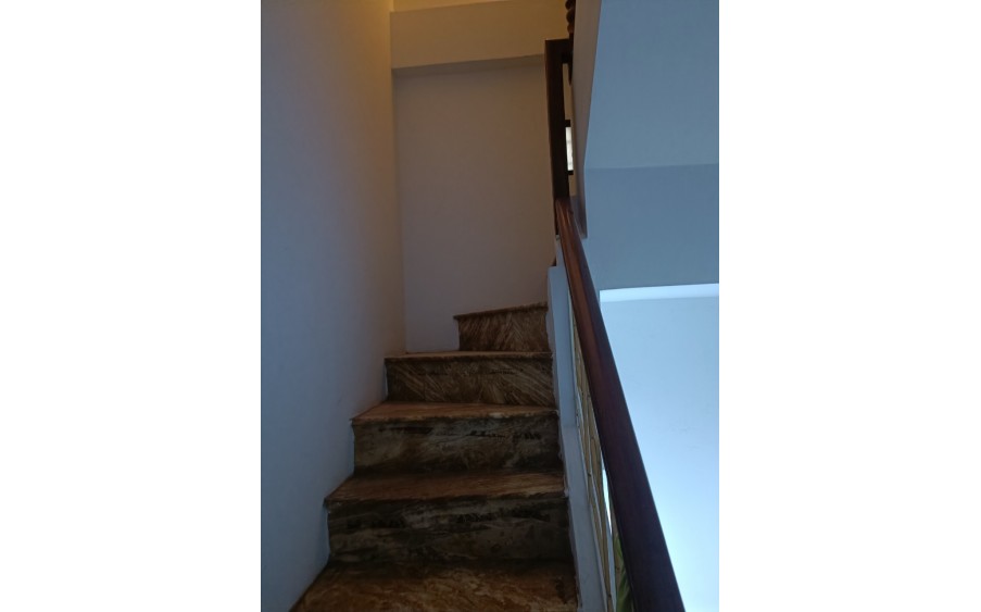 Cho thuê nhà trong ngõ 105 Bạch Mai, Hai Bà Trưng, 40m - 4tầng 6 ngủ - Giá 13 triệu, ở GĐ, KD